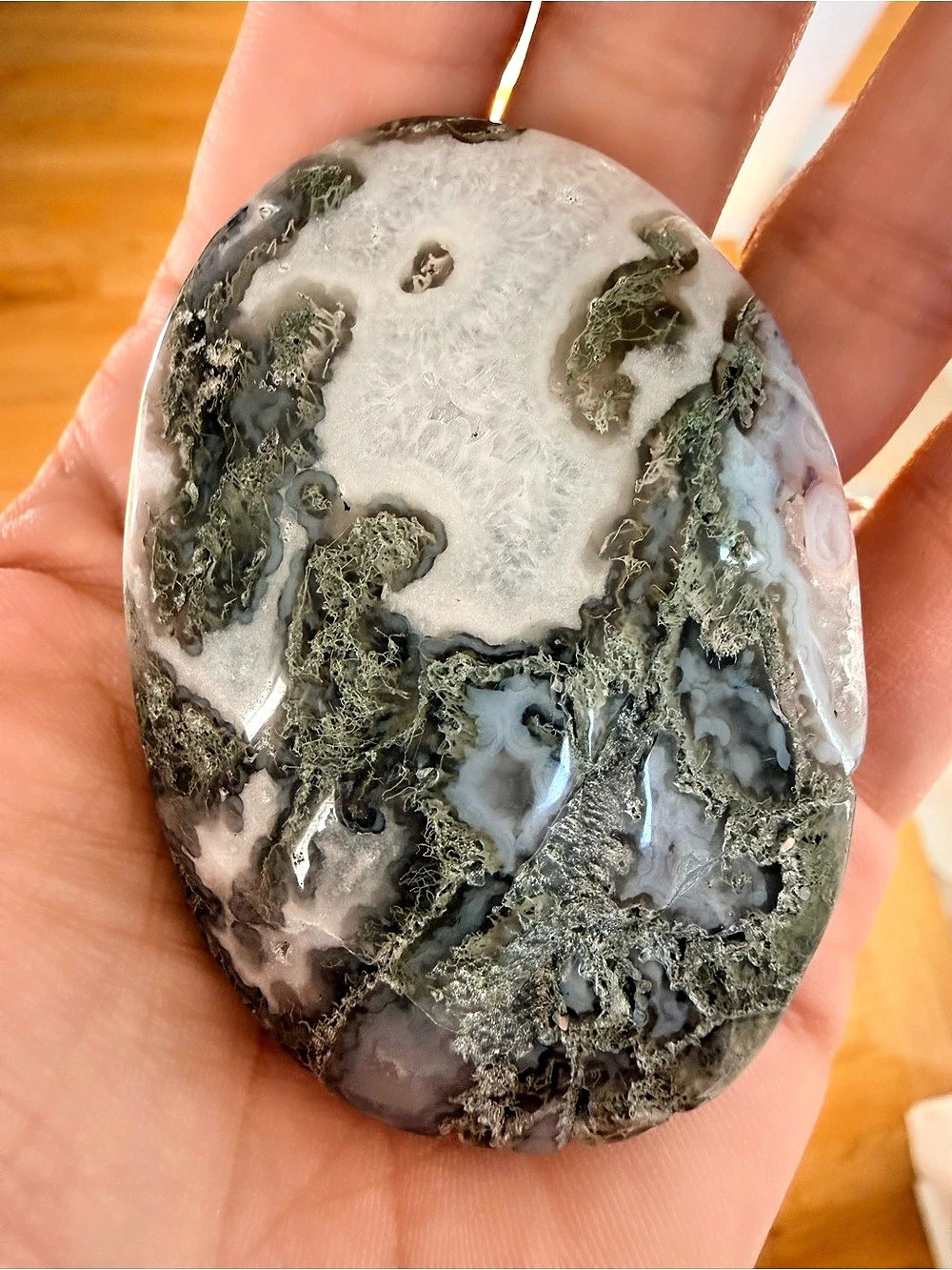 Gorgeous Moss Agate Palmstone